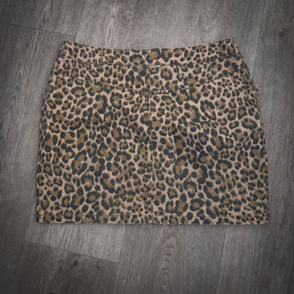sz 12 Leopard print mini skirt