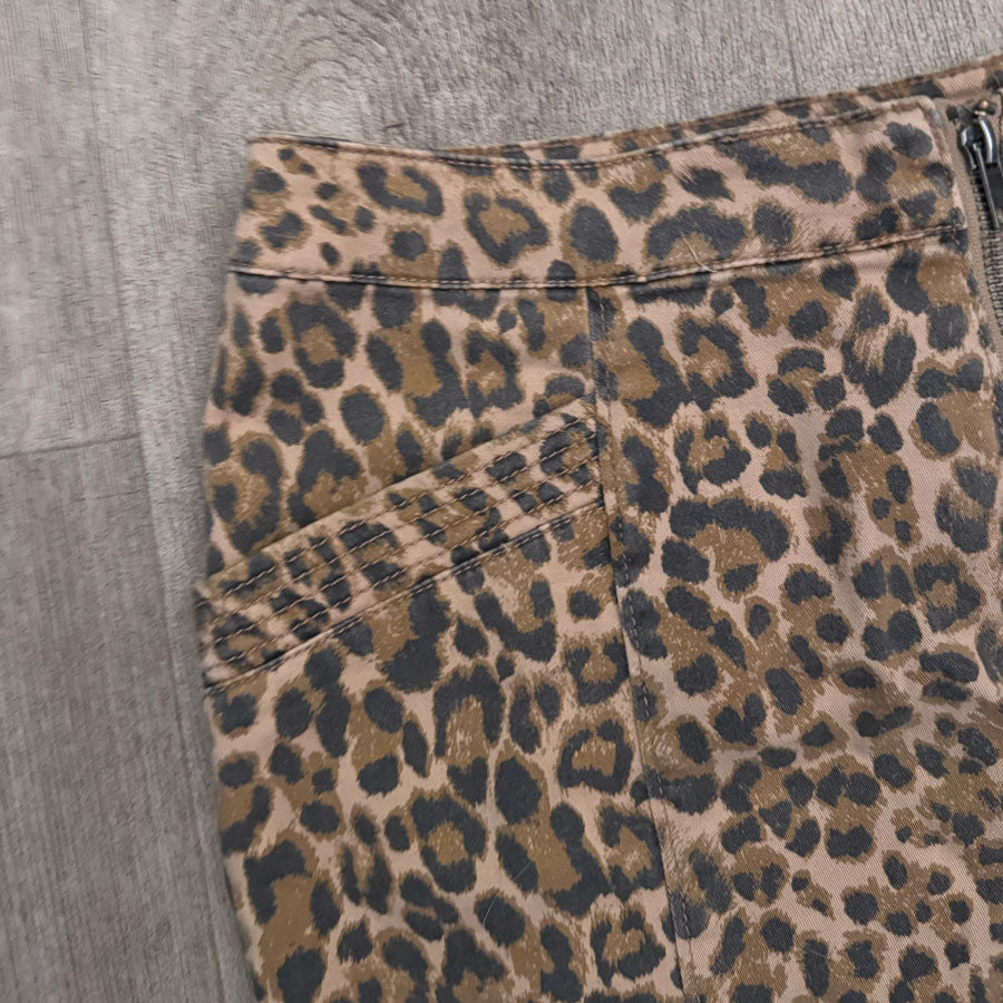 sz 12 Leopard print mini skirt
