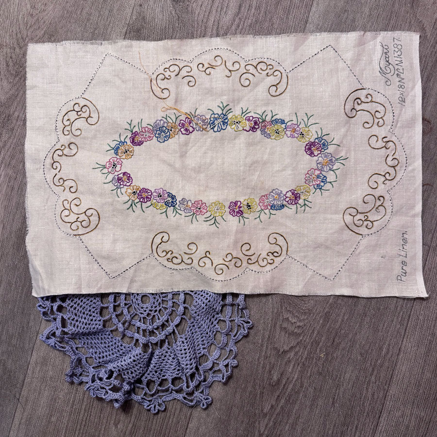 Doilies set floral fancy