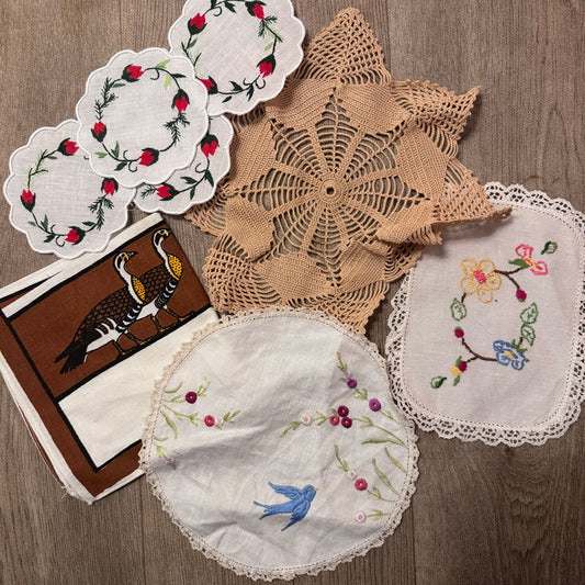 Doilies mixed pack 8