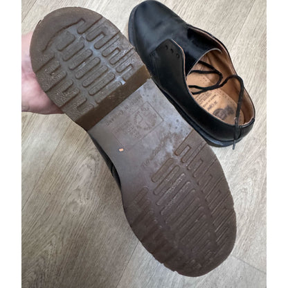 sz 8 Dr Martens lace up shoes