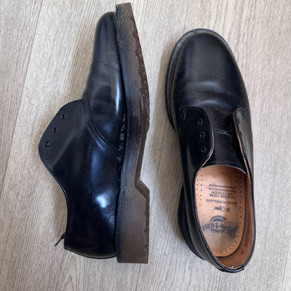 sz 8 Dr Martens lace up shoes