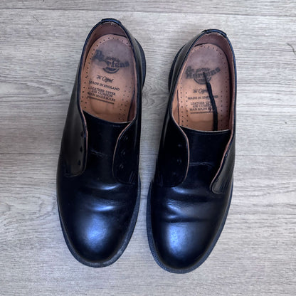 sz 8 Dr Martens lace up shoes