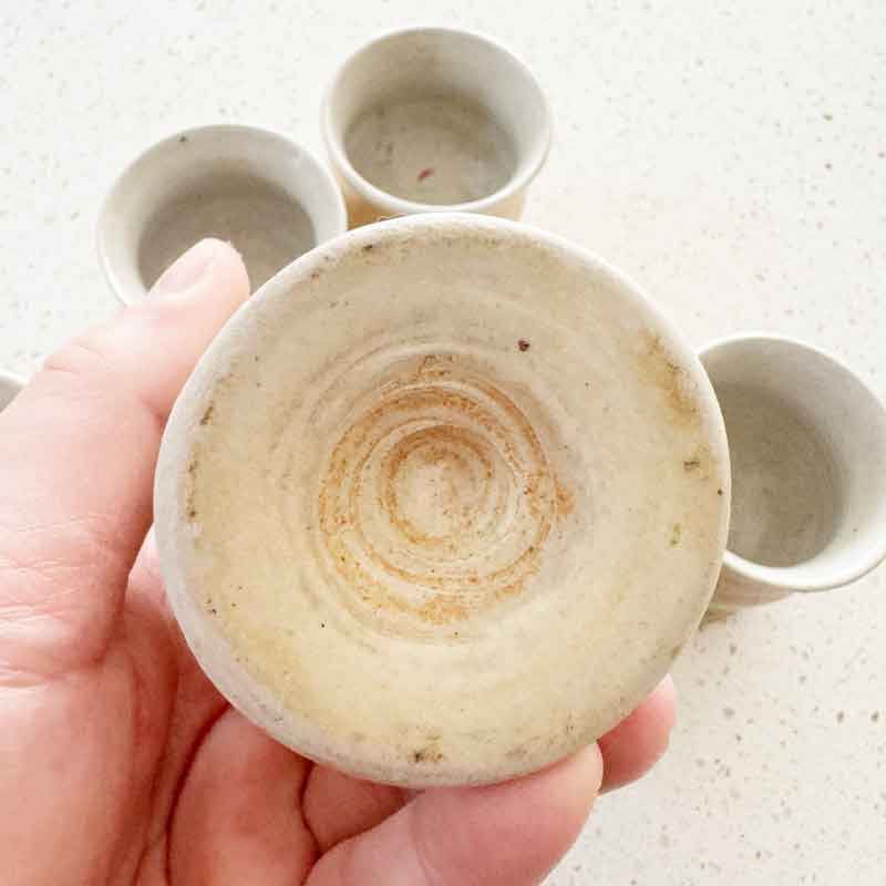 Set 6 earthenware honey coloured cups