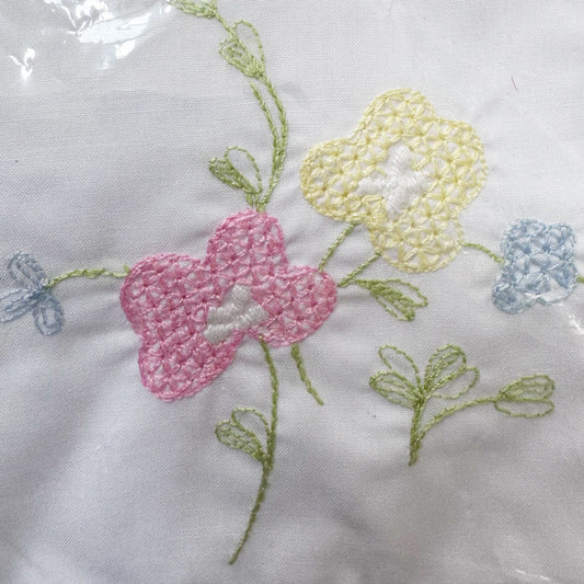 Embroidered guest towel (various)