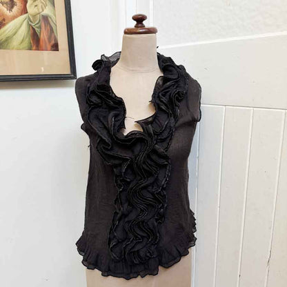 sz M black ruffly top