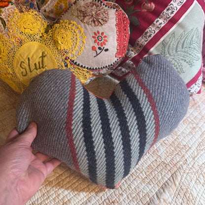 Handmade Heart: Fucked cushion