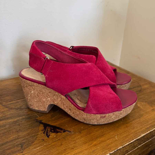 sz 37 fuscia Clarks wedges