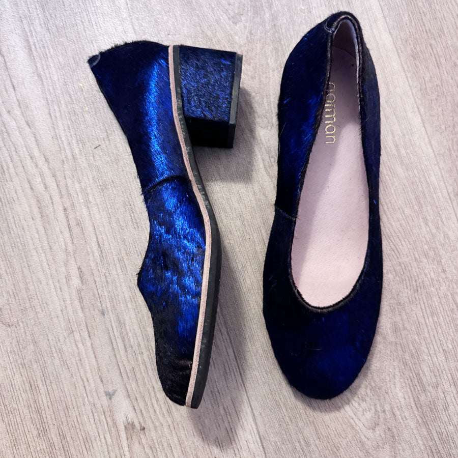 sz 38 Gorman blue fur shoes