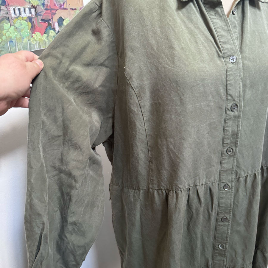 Curvy khaki dress with heart