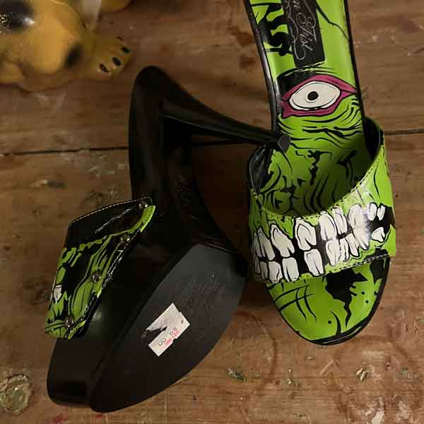 sz 37 Zombie Iron Fist mule heels