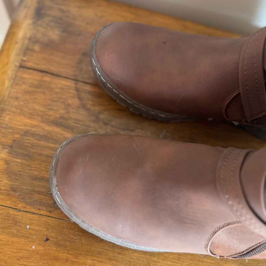 sz 10 Grosby winter boots