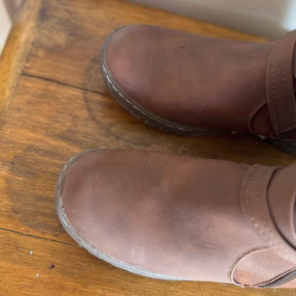 sz 10 Grosby winter boots