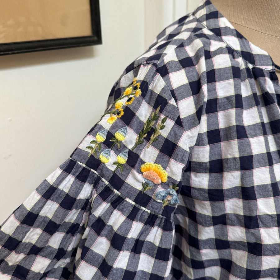 sz 4 navy check embroidered blouse