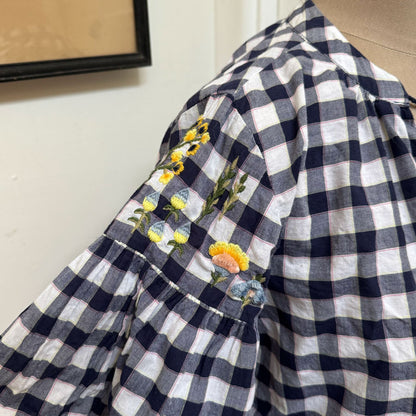 sz 4 navy check embroidered blouse