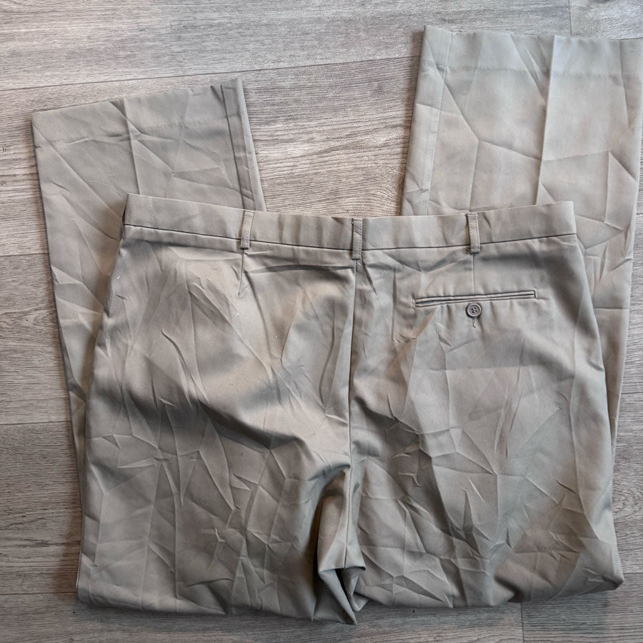 sz 107S Hard Yakka cream pants