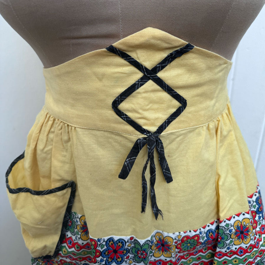 Yellow HMS Pinafore