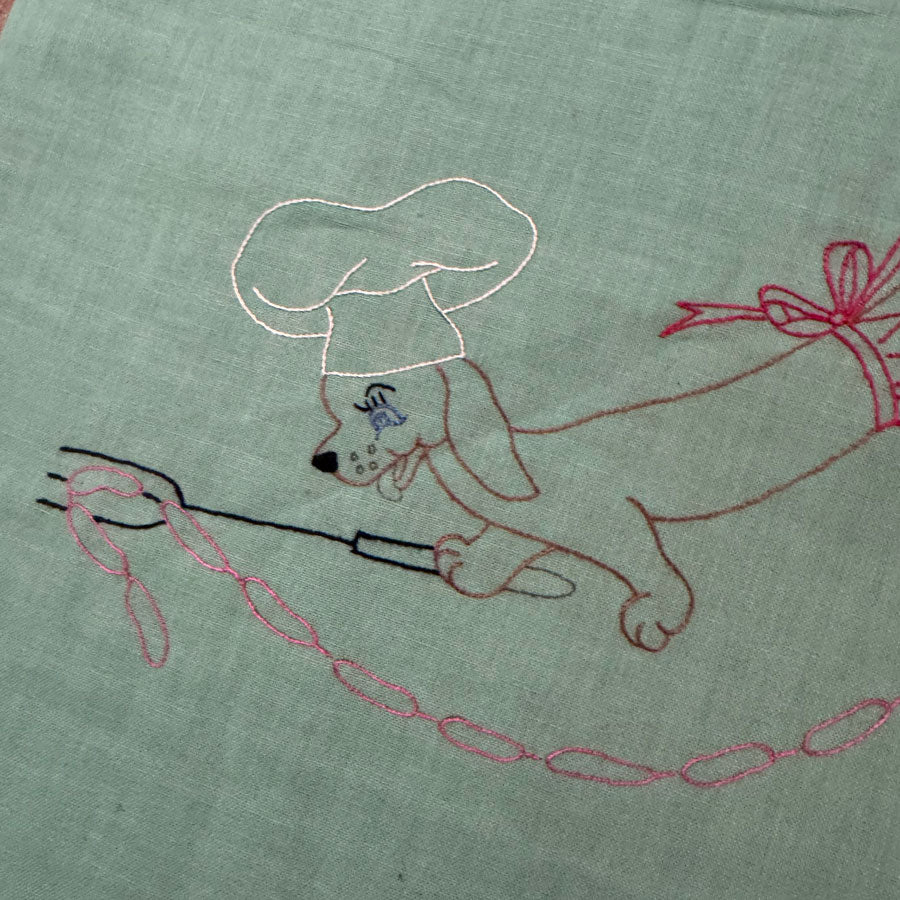 Hot dog tablecloth green