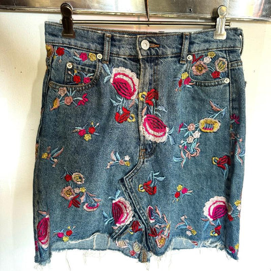 Zara embroiderd denim skirt