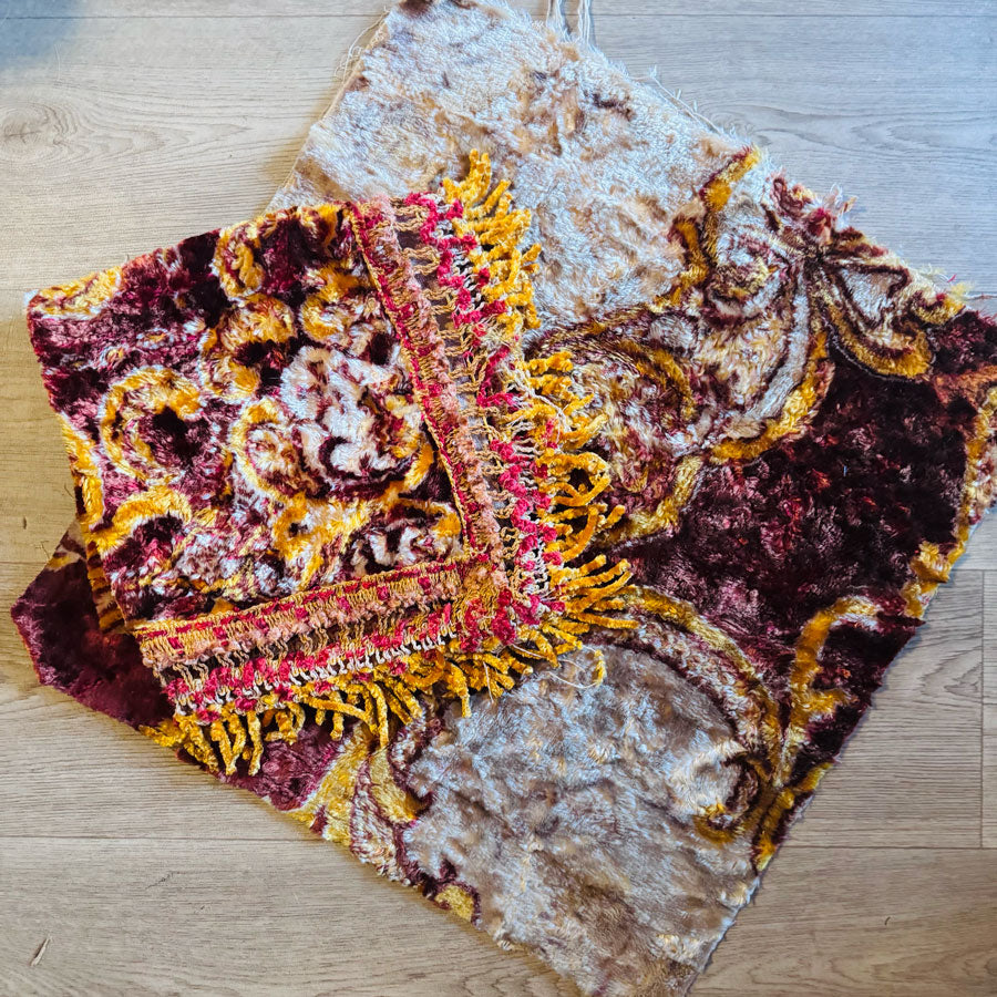 Blanket : vintage Italian coverlet remnant