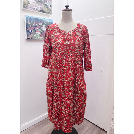 sz M Karma East red dress
