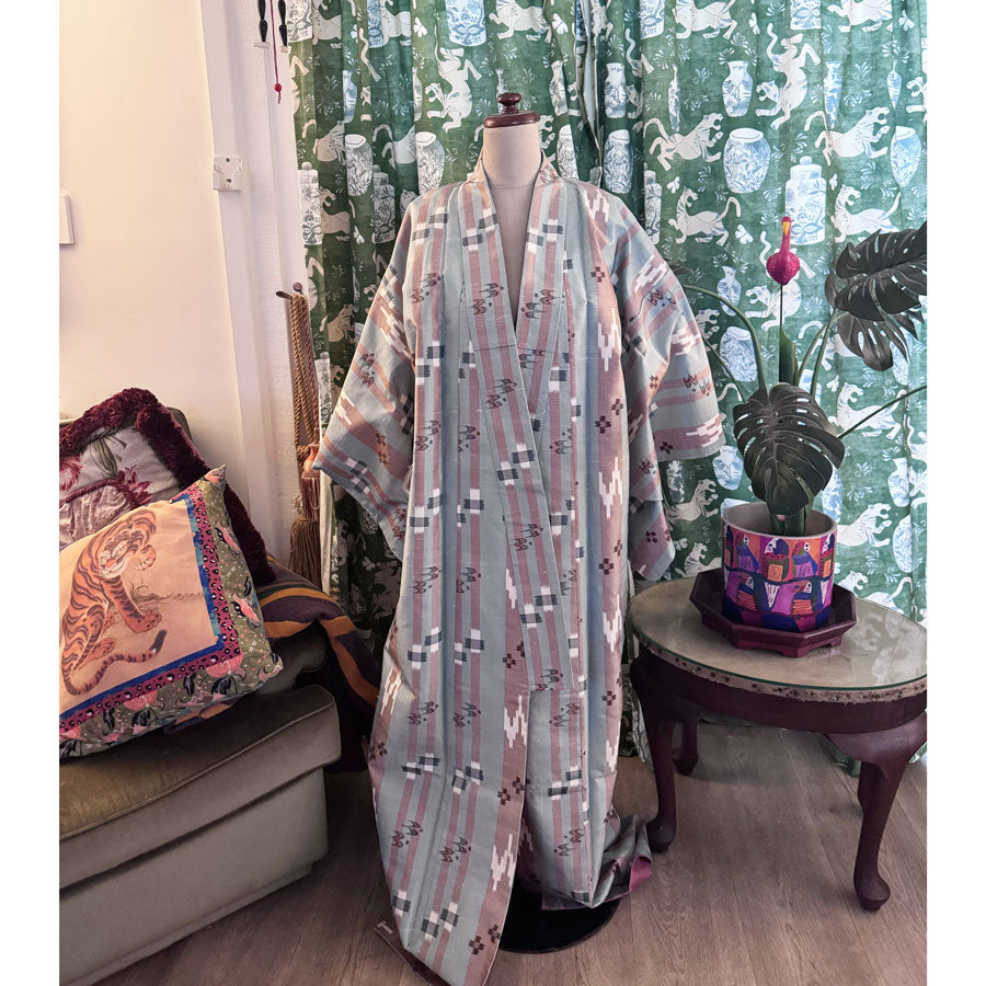 Kimono blue shot silk
