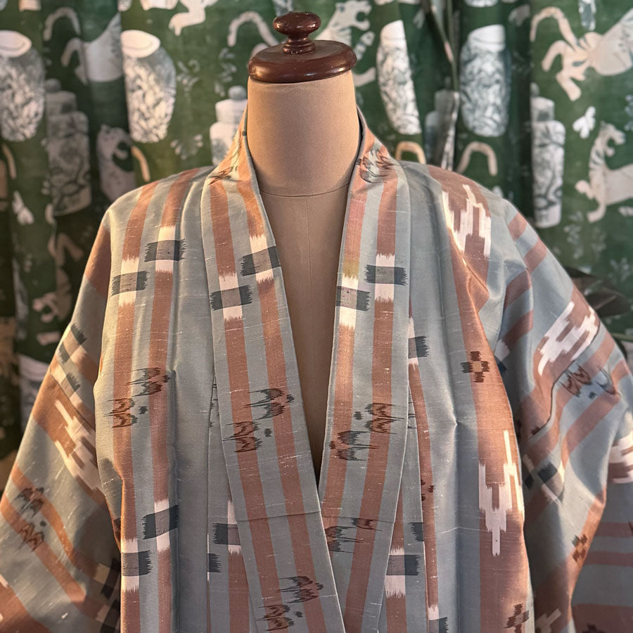 Kimono blue shot silk