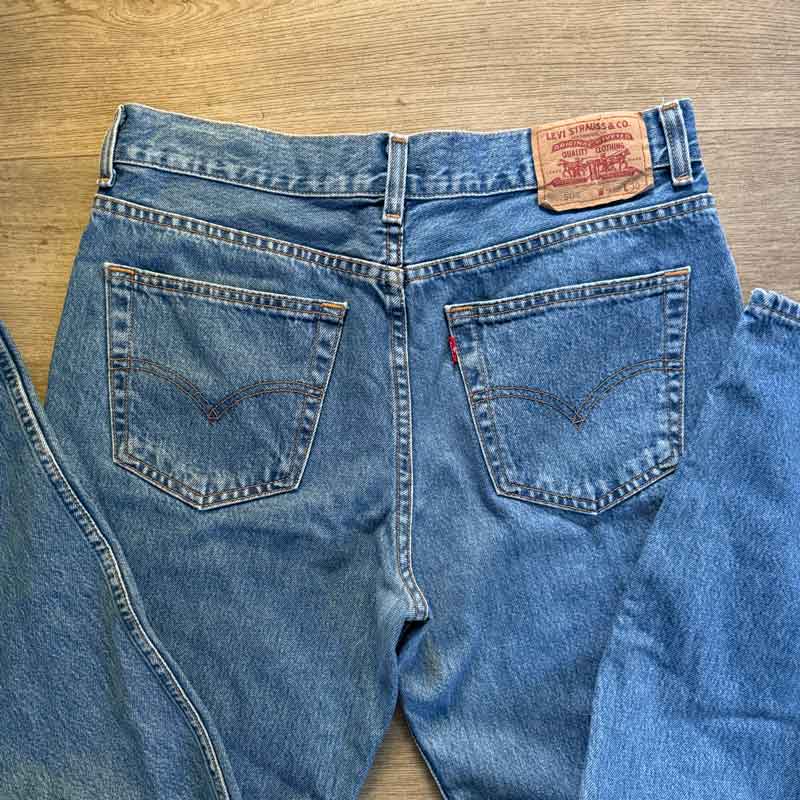 sz 35 Levis 504 mid denim jeans