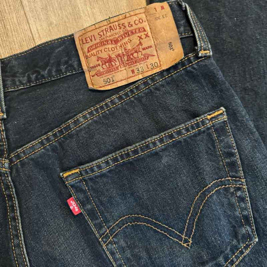 sz 33 / 30 Levis 501s dark denim jeans