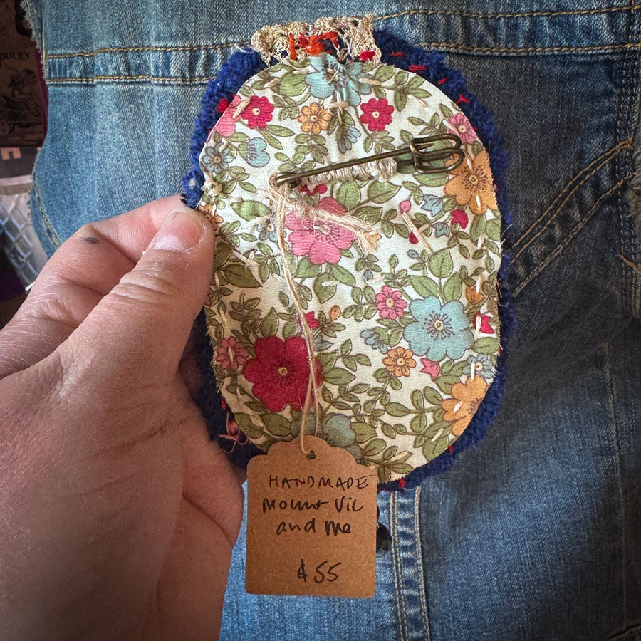 Little darling brooch