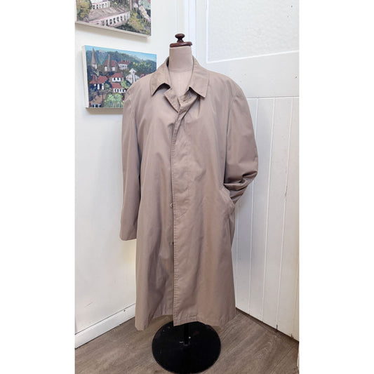 sz 112 London Fog trench coat