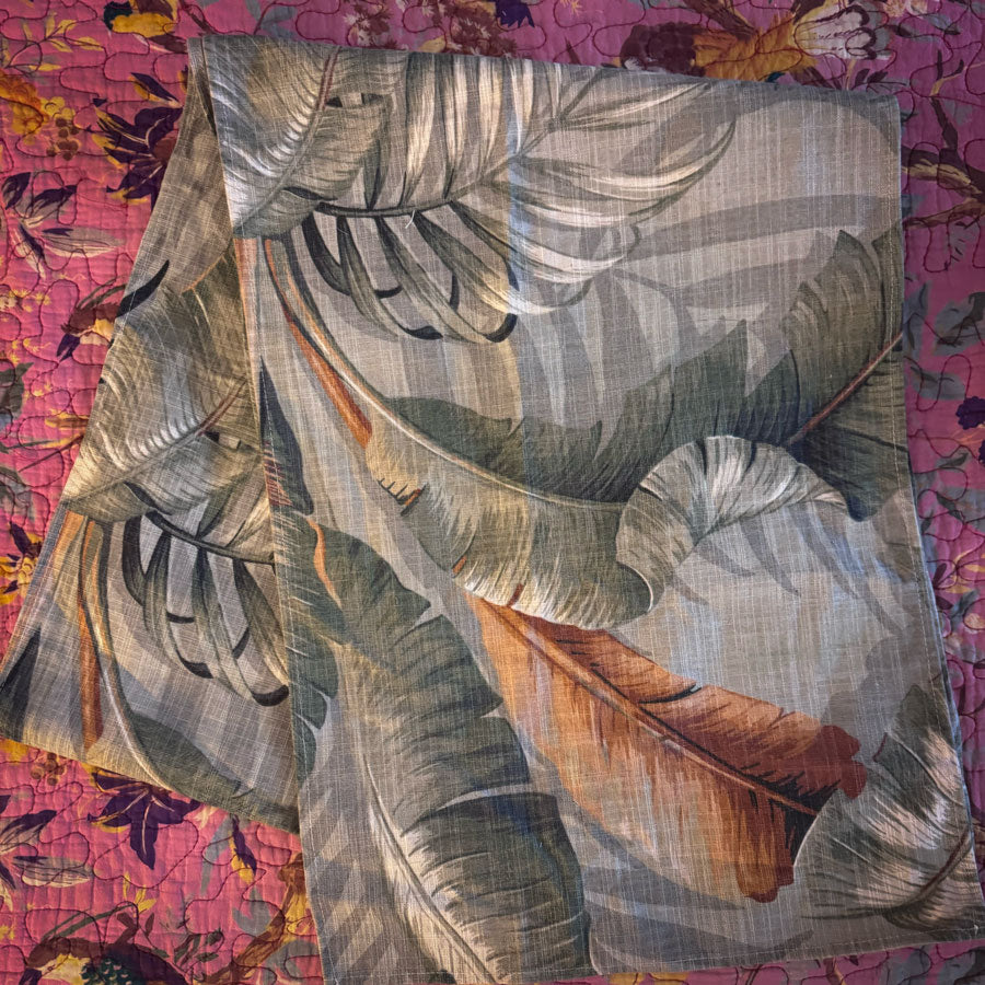 Palm table runner