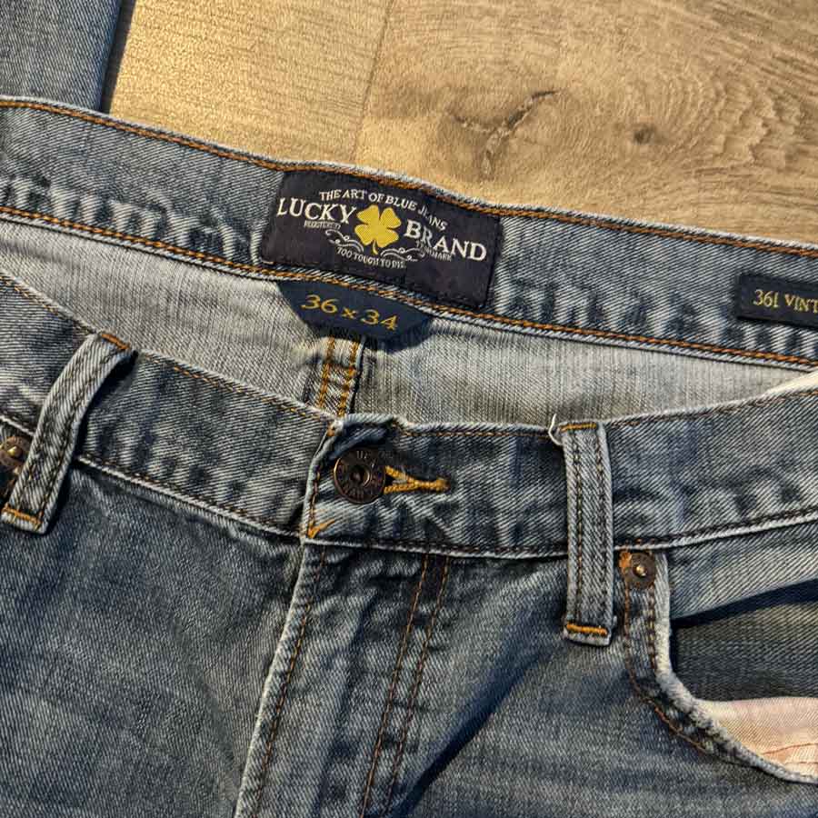 sz 36 / 34 Lucky Brand vintage style jeans