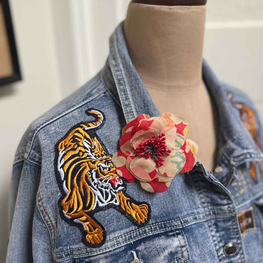 sz 20 MIAOW tiger fringed jacket