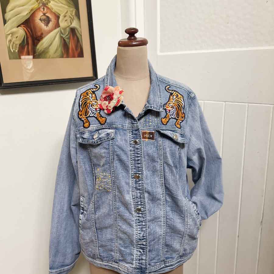 sz 20 MIAOW tiger fringed jacket