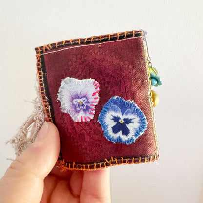Little Portrait Needle Book kit