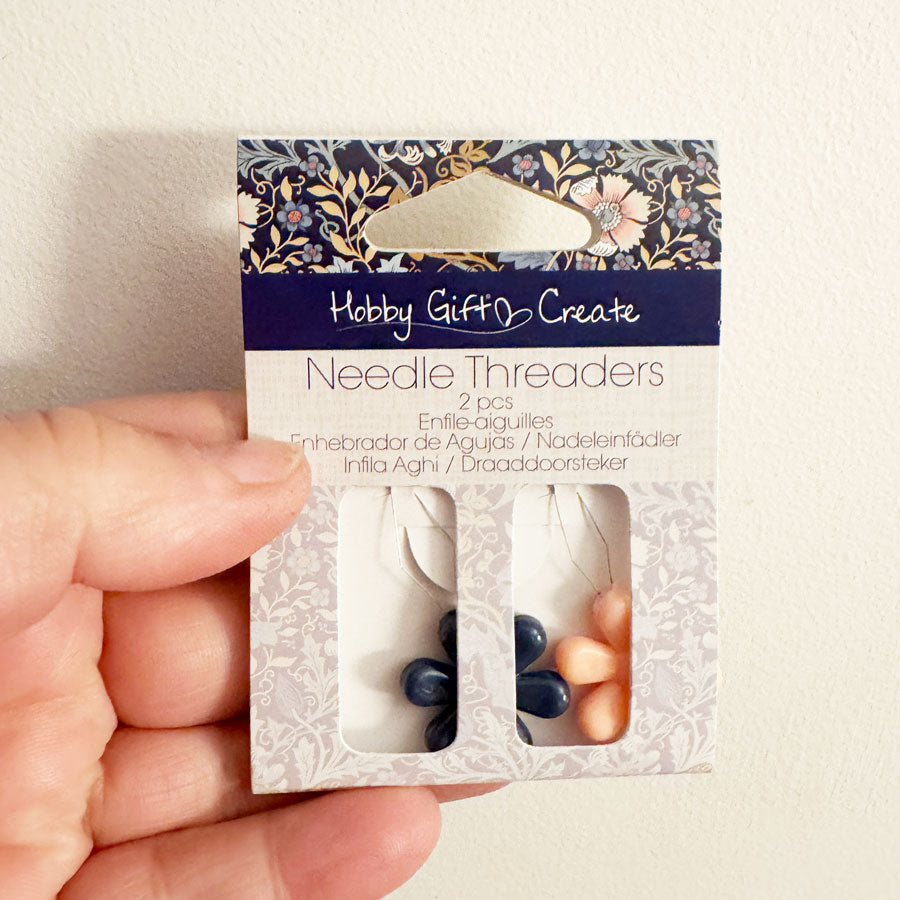 Daisy needle threader