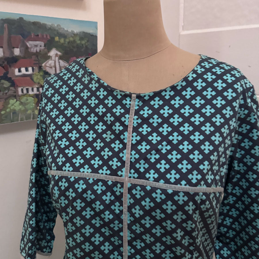 sz 44 fab blue geometric dress