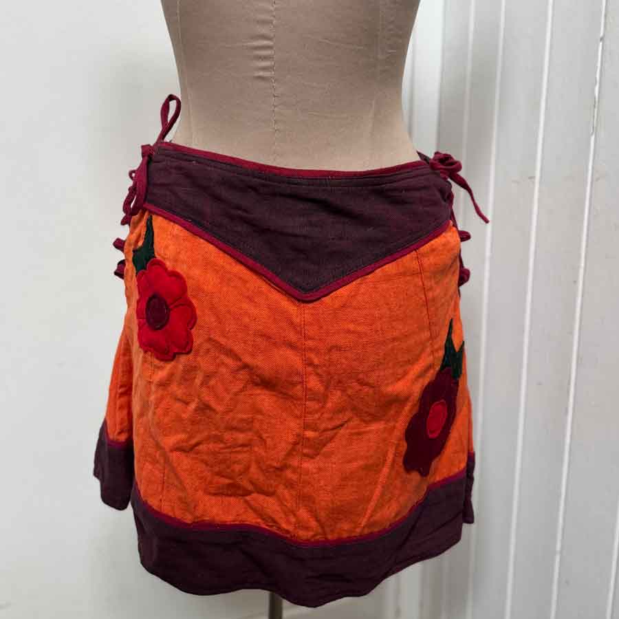 sz S-M funky orange flower skirt