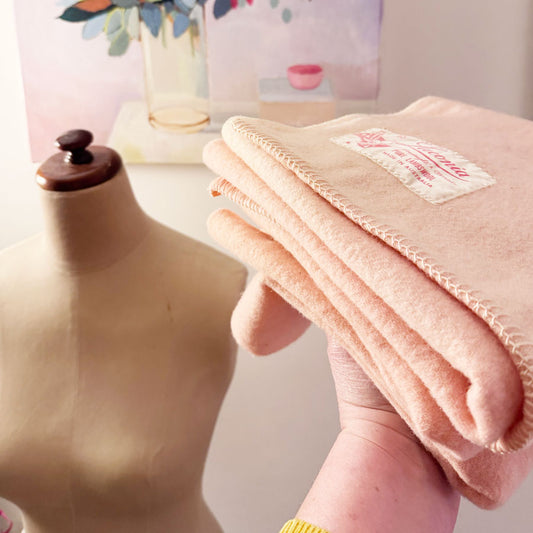Blanket : pink lambswool remnant