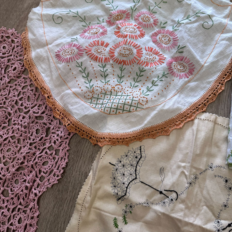 Pretty flowers doilie pack