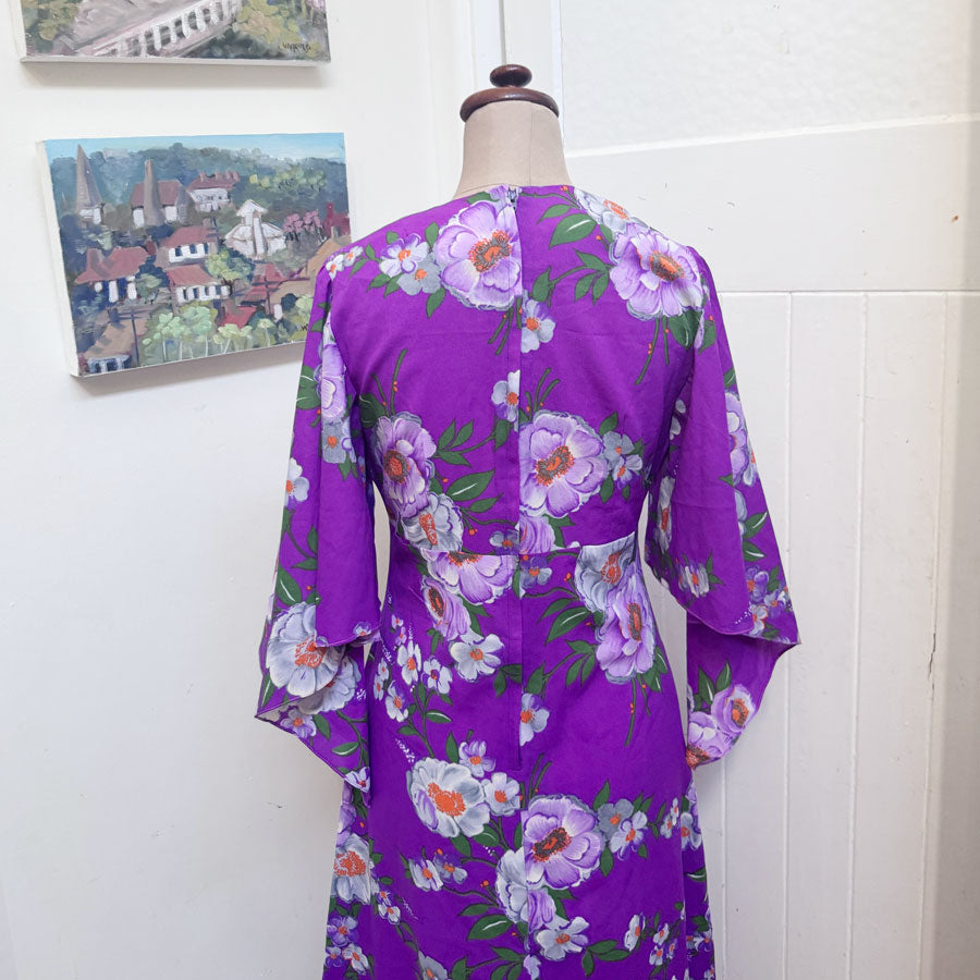 sz S-M 1970's purple maxi dress
