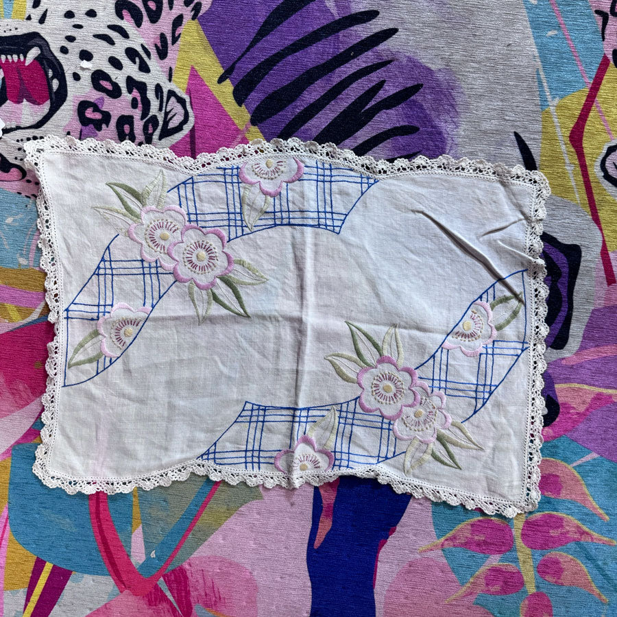 Rectangular floral doilie