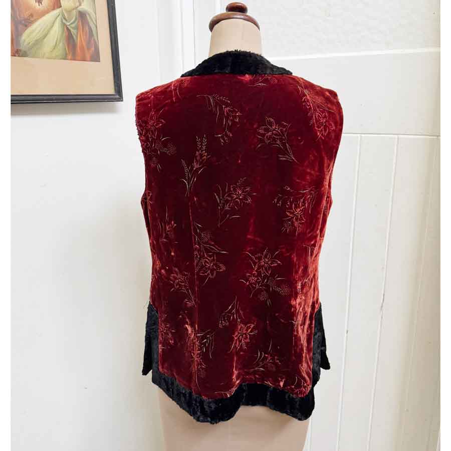sz M chinese red velvet vest