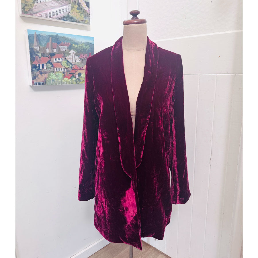 sz M red velvet tuxedo jacket