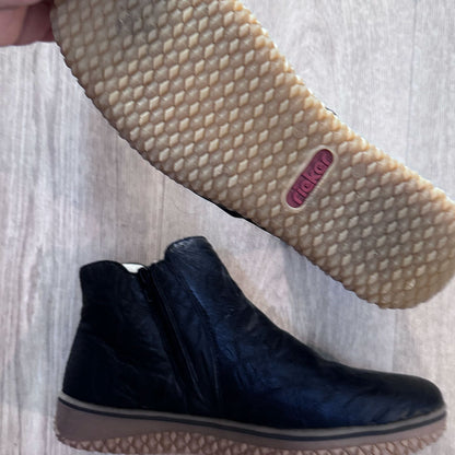 sz 42 Rieker fur lined boots