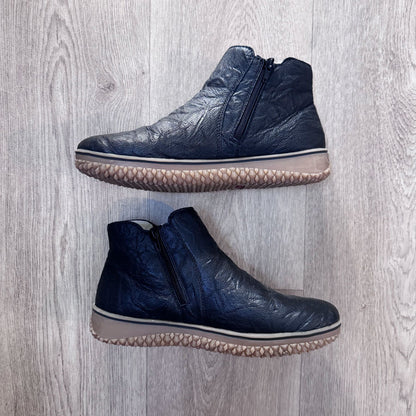 sz 42 Rieker fur lined boots