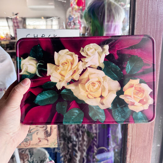 Vintage rose tin