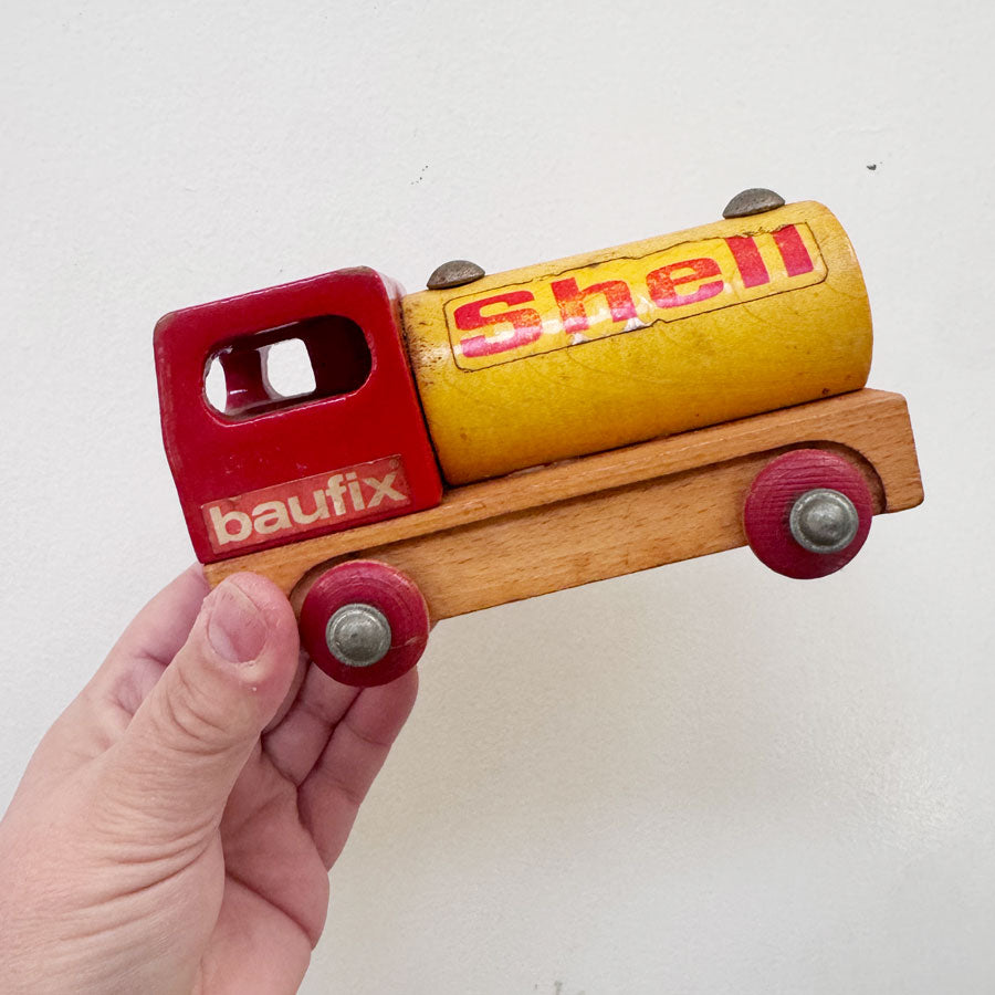Wooden Shell truck vintage