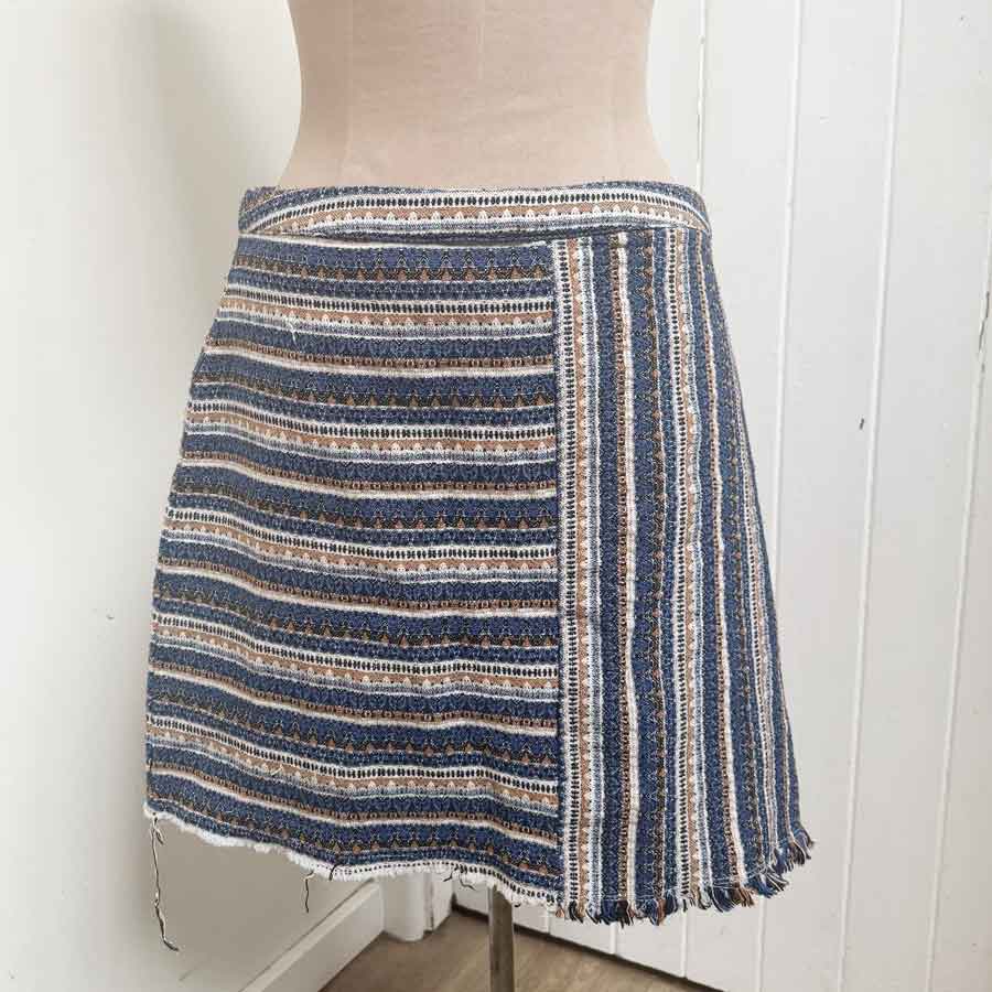 sz 16 Showpo winter skirt